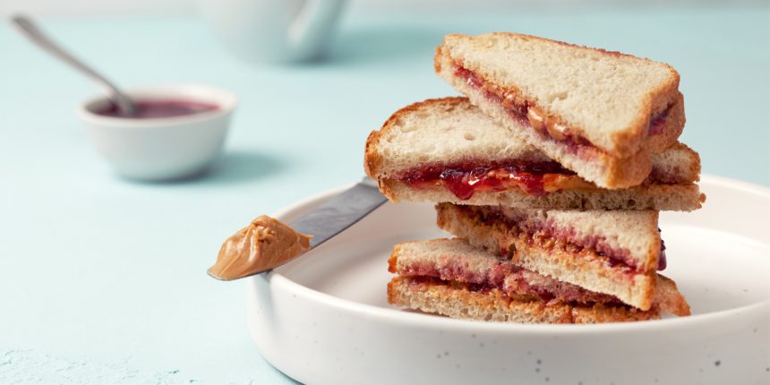 PB&J Sandwiches Can Be Healthy If You Follow These 3 Tips